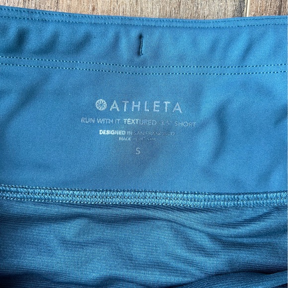 Athleta Small 3.5” Blue Run With It Textured Pull On Lined Shorts - Picture 3 of 5